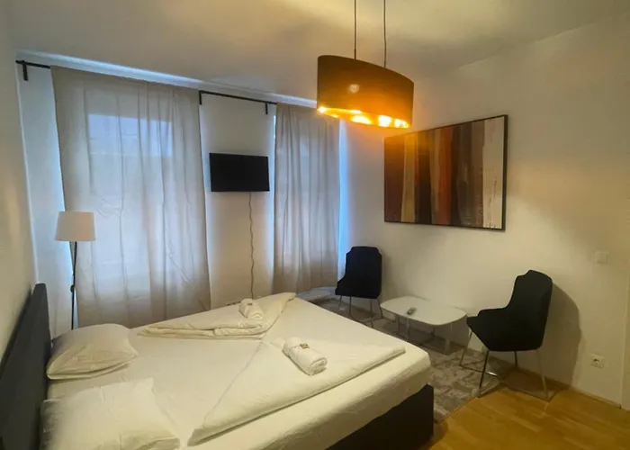 Διαμέρισμα Cozy Three-room 14