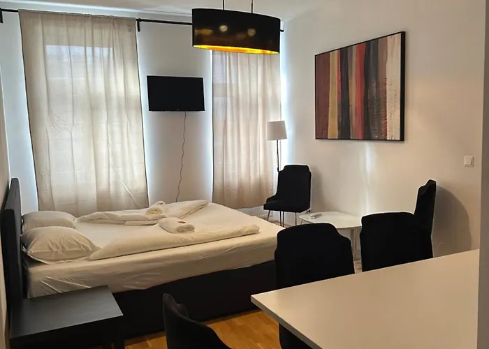 Διαμέρισμα Cozy Three-room 14 *