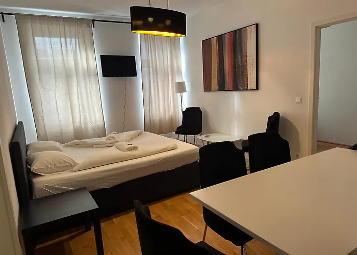 Διαμέρισμα Cozy Three-room 14